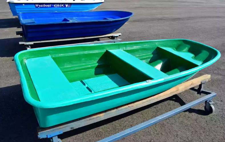 Стеклопластиковая лодка Старт (тримаран) в Абакане