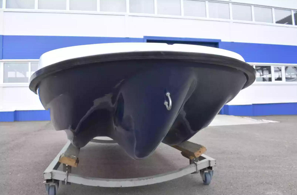 Стеклопластиковая лодка Пингвин New (тримаран) в Абакане