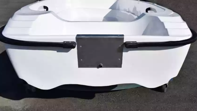 Стеклопластиковая лодка Пингвин (тримаран) в Абакане