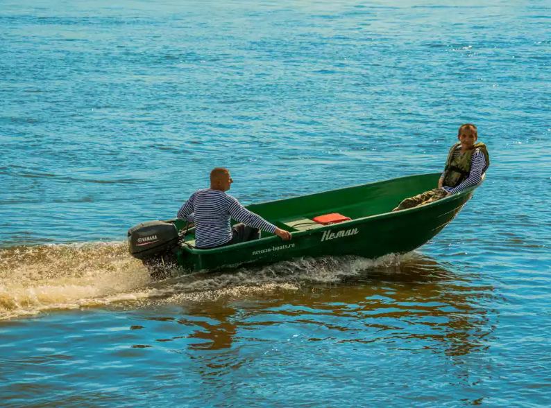 Стеклопластиковая лодка Neman-340 (тримаран) в Абакане