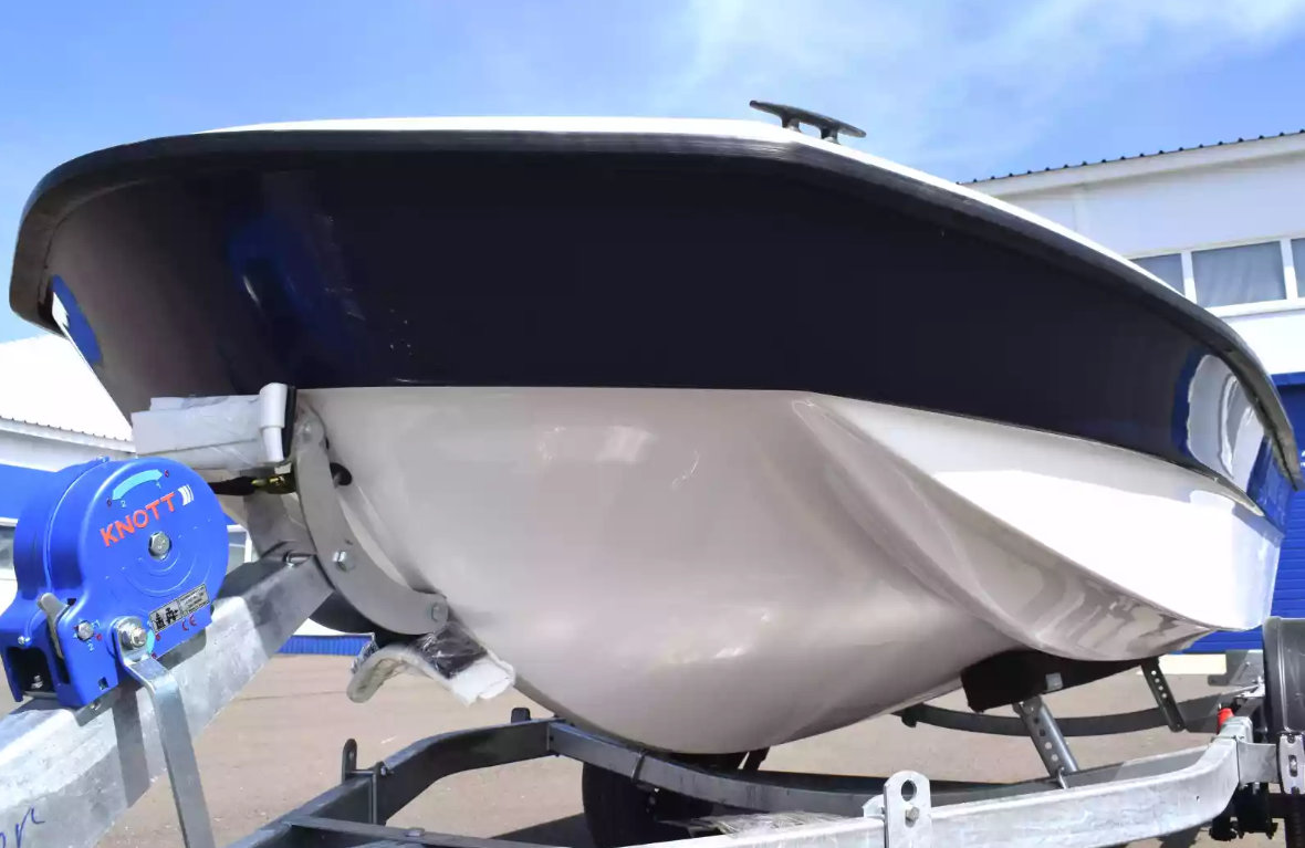 Стеклопластиковая лодка Wyatboat 430 тримаран в Абакане