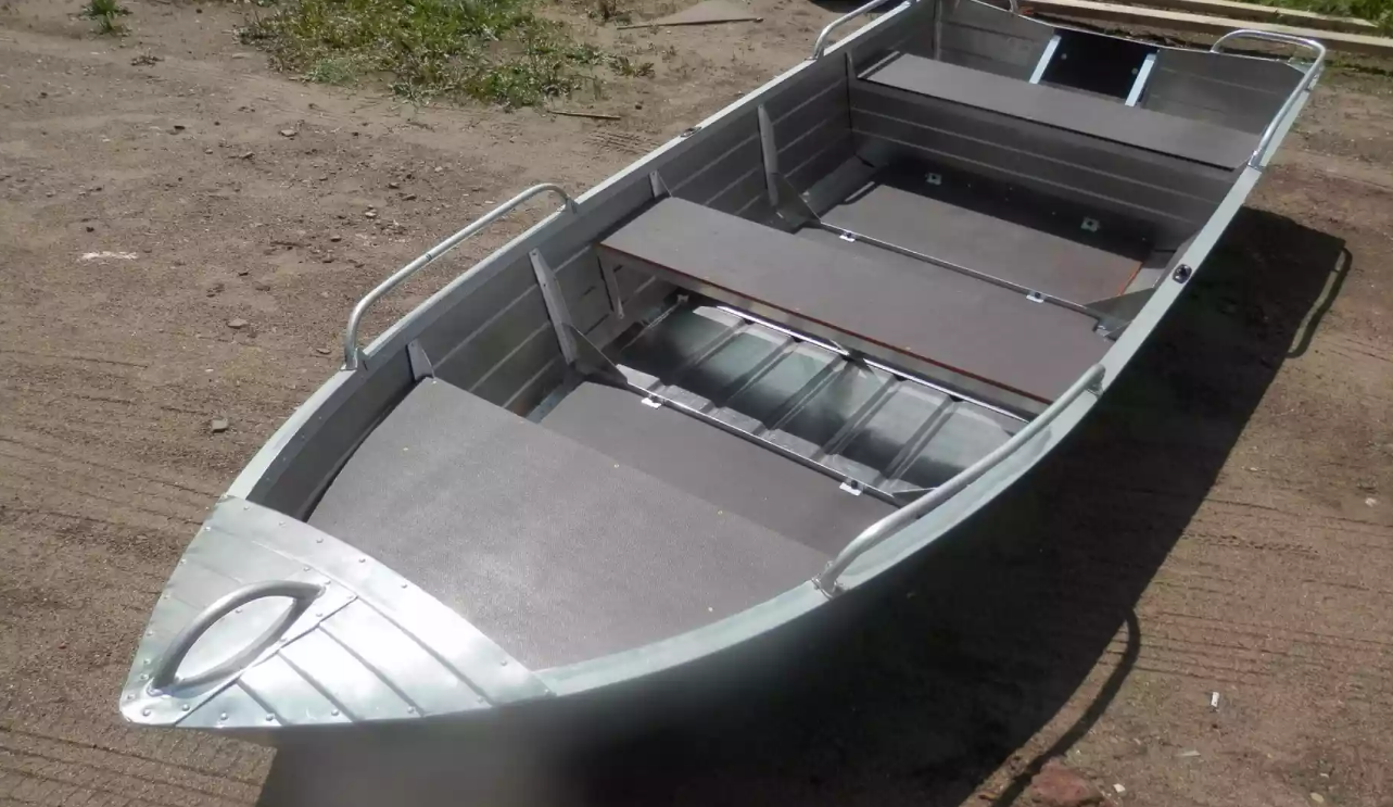 Алюминиевая лодка Вятка-Профи 32 в Абакане