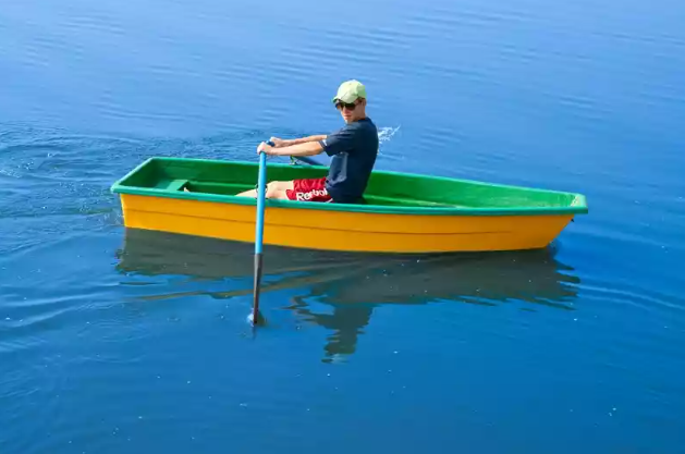 Стеклопластиковая лодка Малютка в Абакане