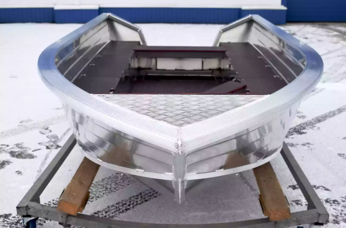 Алюминиевая лодка Неман-400 в Абакане