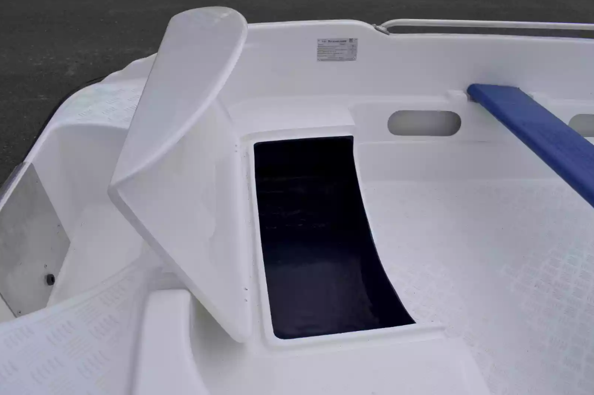 Стеклопластиковая лодка Пингвин New (тримаран) в Абакане