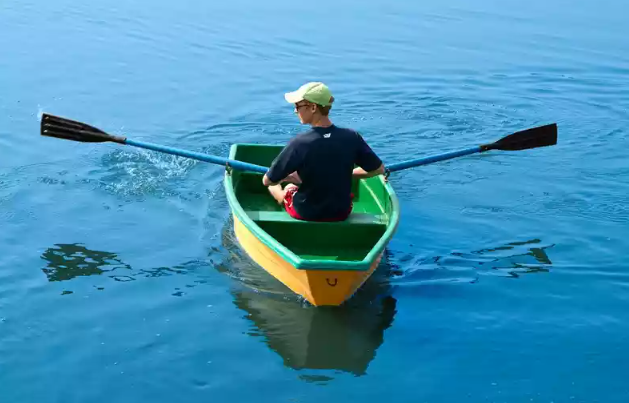 Стеклопластиковая лодка Малютка в Абакане