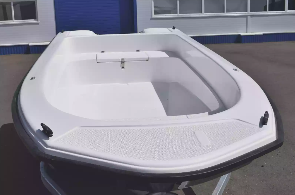 Стеклопластиковая лодка Wyatboat 430 тримаран в Абакане