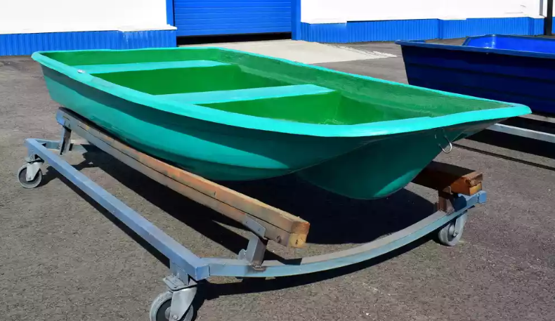 Стеклопластиковая лодка Старт (тримаран) в Абакане