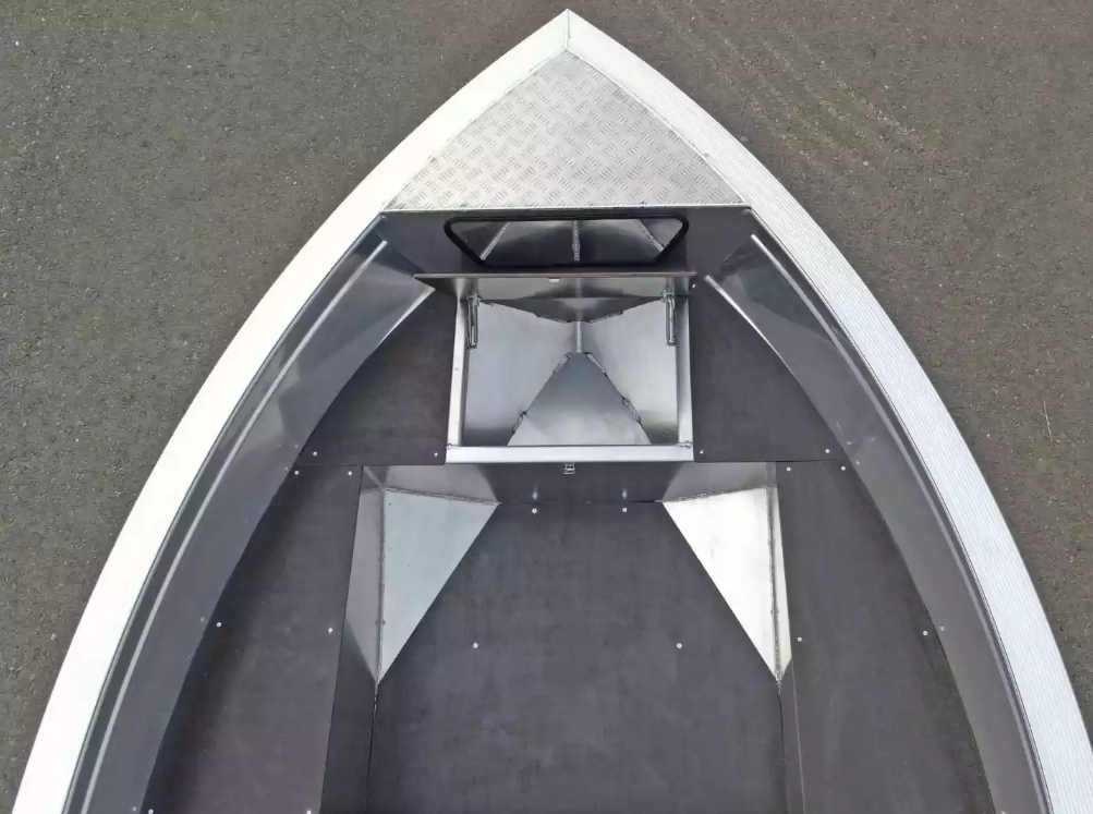 Алюминиевая лодка  Неман-420 в Абакане