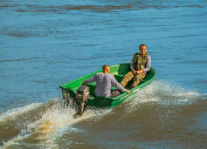 Стеклопластиковая лодка Neman-340 (тримаран) в Абакане