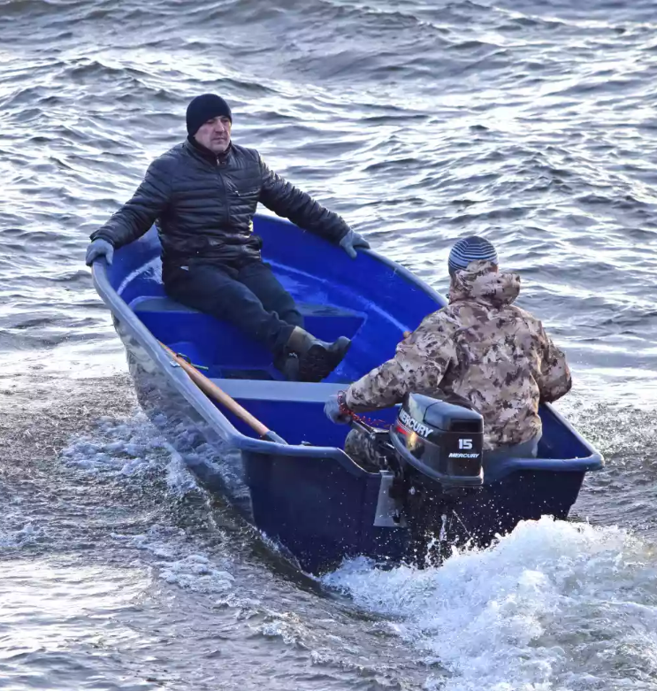 Стеклопластиковая лодка Neman-340 (тримаран) в Абакане