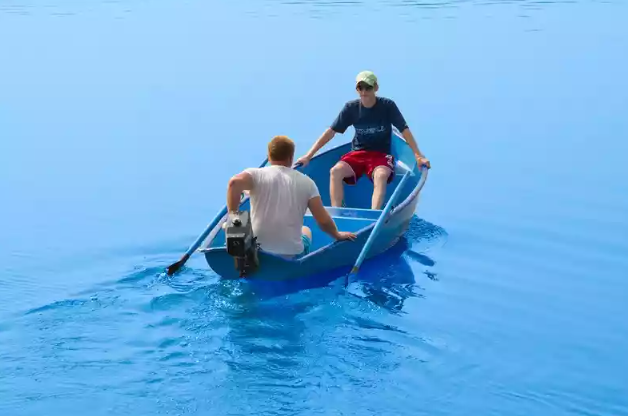 Стеклопластиковая лодка Омуль в Абакане