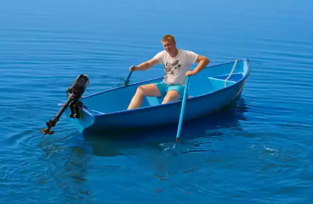 Стеклопластиковая лодка Омуль в Абакане