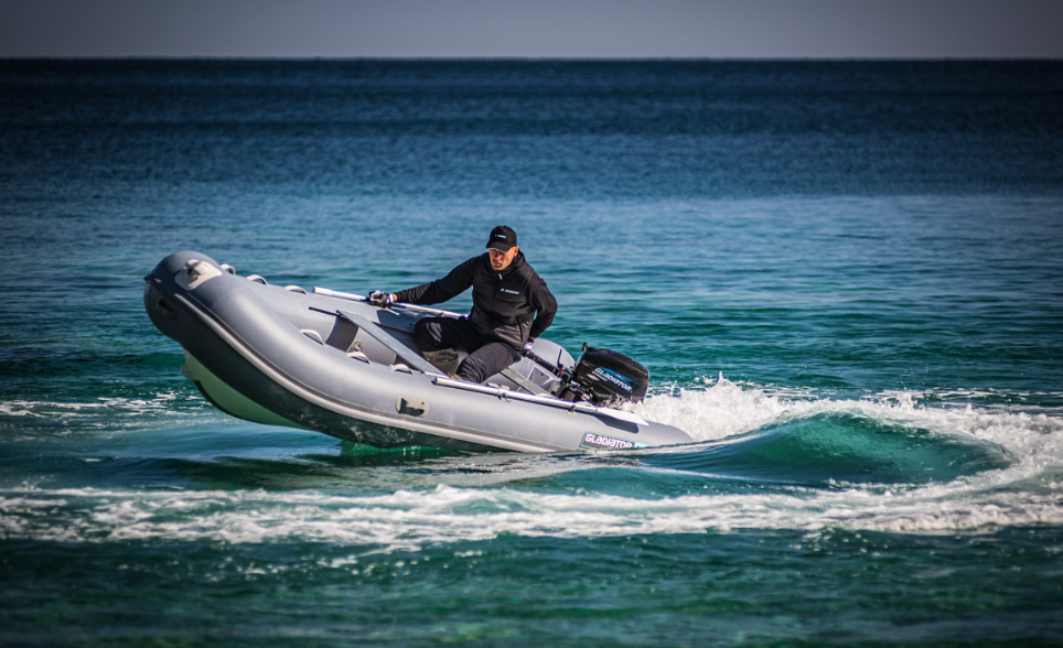 Лодка GLADIATOR RIB380AL в Абакане