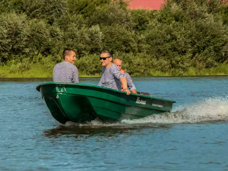 Стеклопластиковая лодка Neman-340 (тримаран) в Абакане