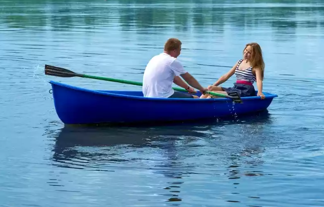 Стеклопластиковая лодка Дельфин в Абакане