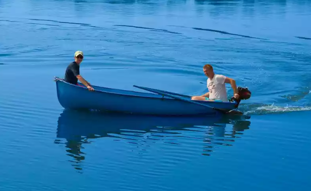 Стеклопластиковая лодка Омуль в Абакане