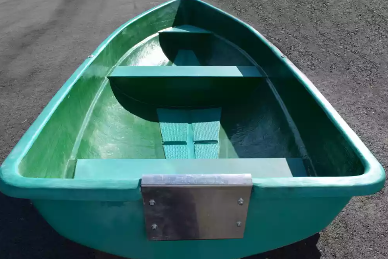 Стеклопластиковая Лодка Голавль в Абакане