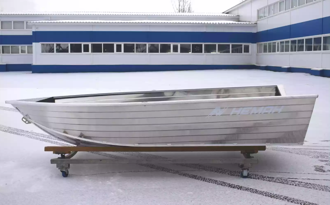 Алюминиевая лодка Неман-400 в Абакане