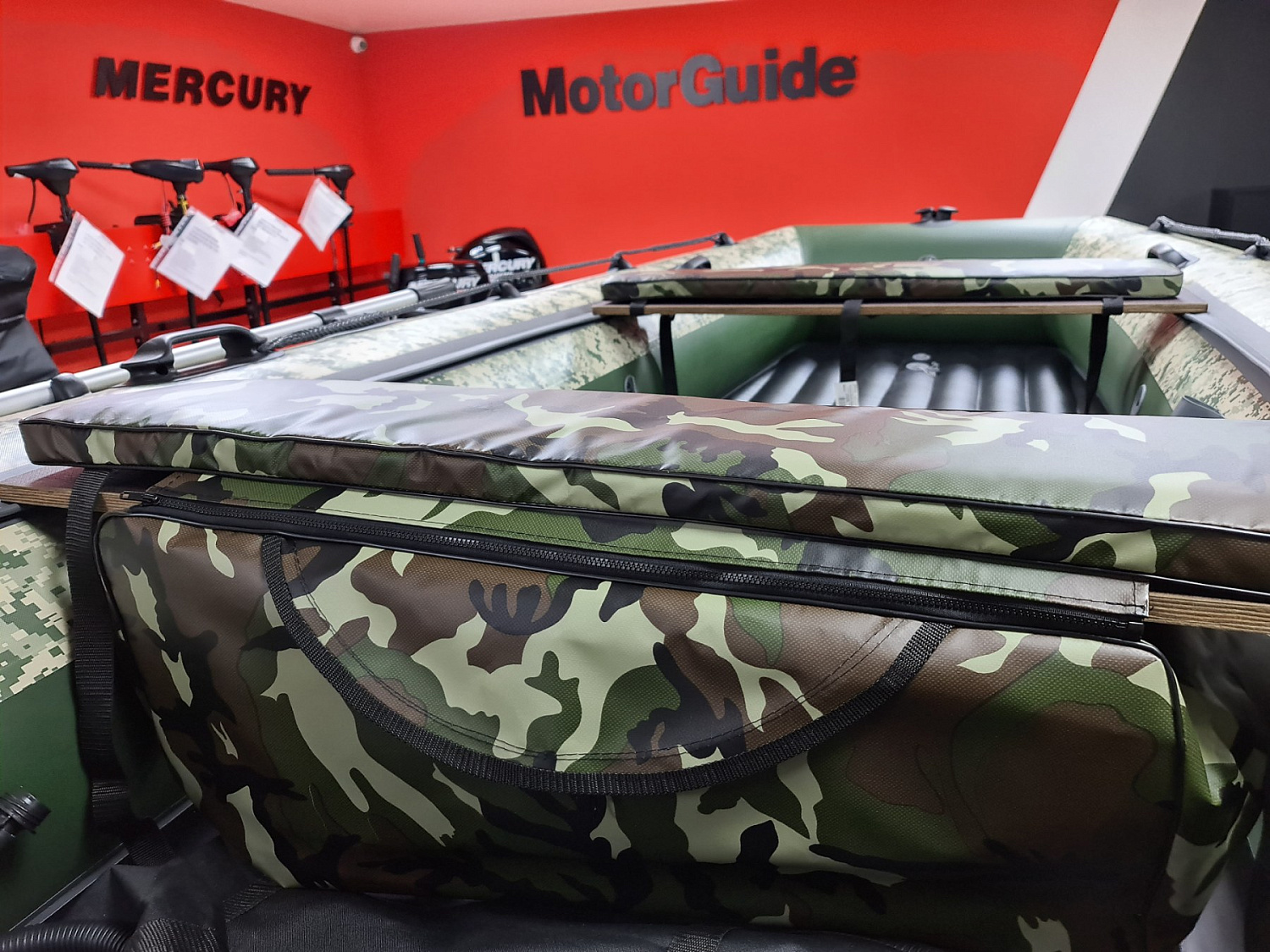 КОМПЛЕКТ МЯГКИХ НАКЛАДОК С СУМКОЙ ДЛЯ ЛОДОК 105Х20 КАМУФЛЯЖ в Абакане