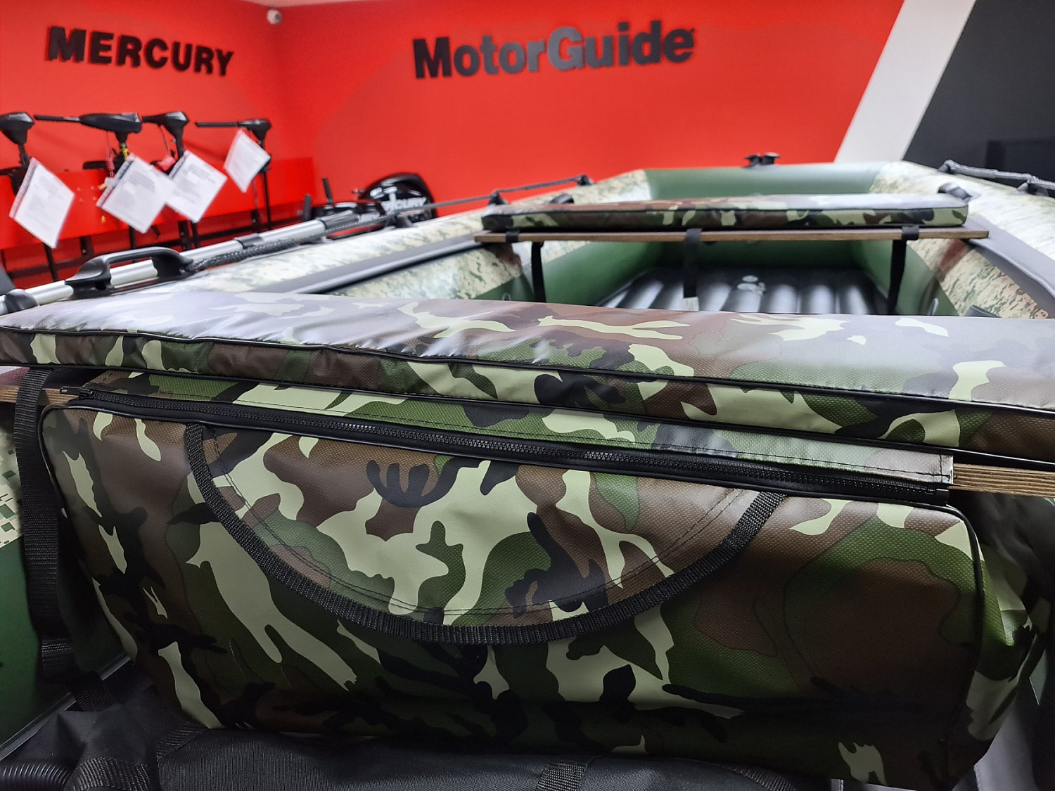 КОМПЛЕКТ МЯГКИХ НАКЛАДОК С СУМКОЙ ДЛЯ ЛОДОК 80Х20 КАМУФЛЯЖ в Абакане