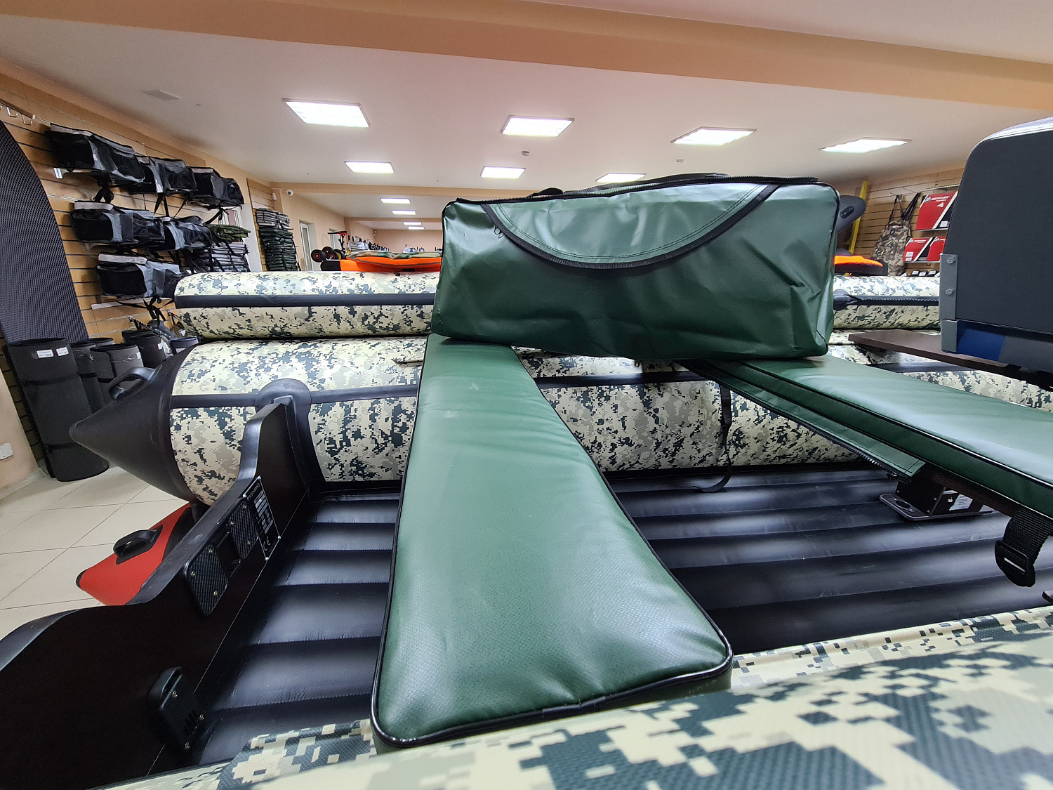 КОМПЛЕКТ МЯГКИХ НАКЛАДОК С СУМКОЙ ДЛЯ ЛОДОК 110Х20 ЗЕЛЕНЫЙ в Абакане